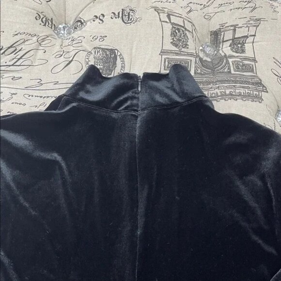 Anne Klein  Long Sleeve Velevet Top - Picture 9 of 10